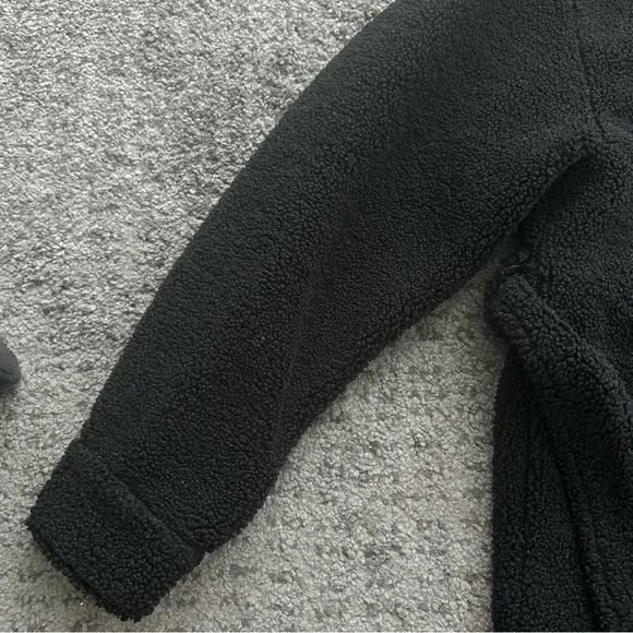 Uniqlo U Sherpa jacket with belt - Picture 4 of 14